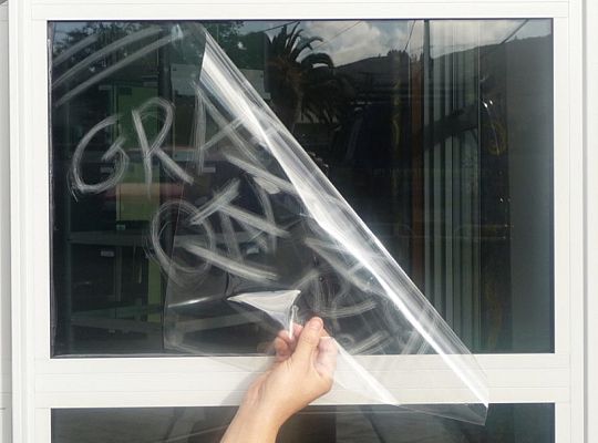 Anti-graffiti window films