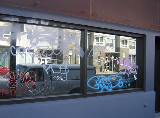 Anti-graffiti window films